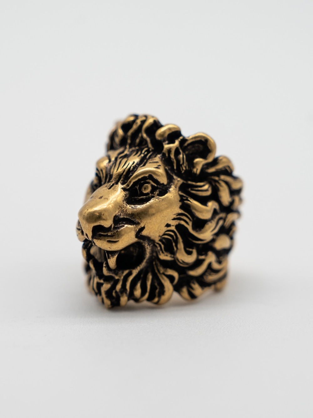 size 13 US 6.5 Gucci Lion Head Motif Golden Ring
